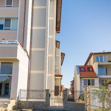 아파트 Hiora Vasiliko