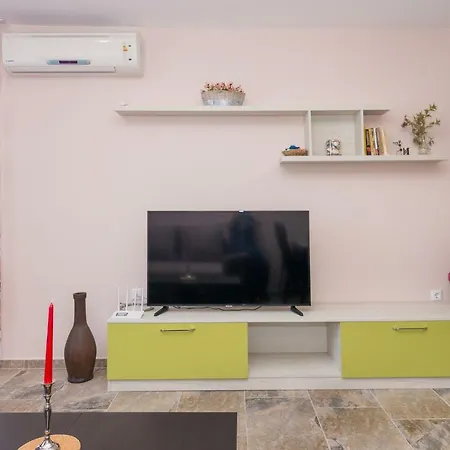 Hiora Vasiliko 公寓 *