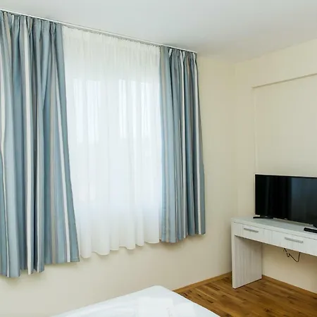 Hiora Vasiliko 茨雷沃